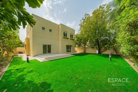 Willa w Meadows, Dubai, ZEA 3 sypialnie, 155 mkw. nr 738355