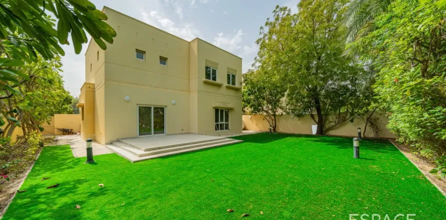 Вілла в Meadows, Дубай, ОАЕ 3 спальні, 155м2 № 738355