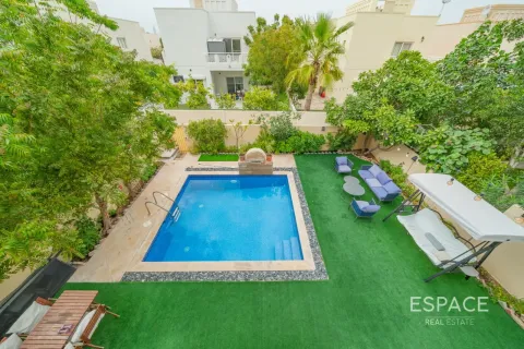 Vila u The Springs, Dubai, UAE 4 spavaćih soba, 279 m2 Br. 738352 - fotografija 18