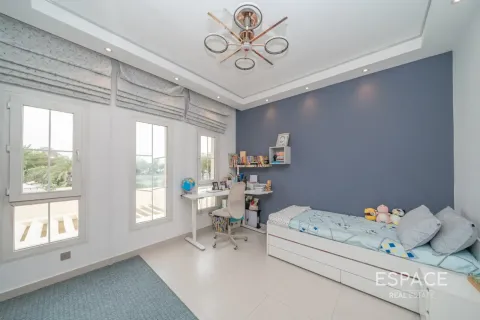 Vila u The Springs, Dubai, UAE 4 spavaćih soba, 279 m2 Br. 738352 - fotografija 17