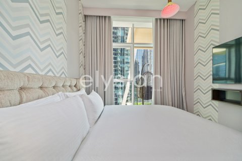 Apartmen di Business Bay, Dubai, UAE 2 bilik tidur, 103 meter persegi № 600249 - foto 17
