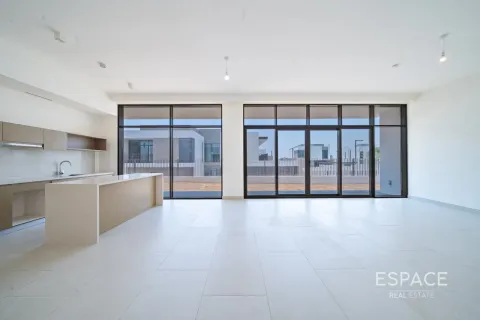 Villa til salgs i Al Furjan, Dubai, Emiratene 5 soverom, 473 kvm Nr. 649787 - Foto 3