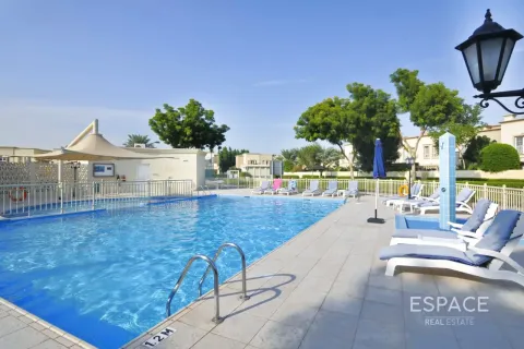 Villa The Springs, Dubaijā, AAE 2 istabas, 167 m2 Nr. 649783 - attēls 17