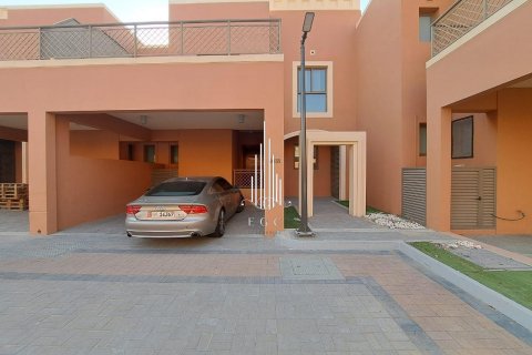 Vila u Abu Dhabi Gate City, UAE 4 spavaćih soba, 326.9 m2 Br. 535071 - fotografija 24