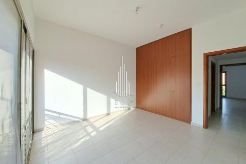 Vila u Abu Dhabi Gate City, UAE 4 spavaćih soba, 326.9 m2 Br. 535071 - fotografija 16