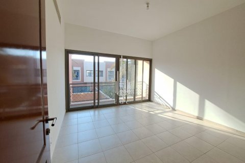 Villa asukohaga Abu Dhabi Gate City, AÜE: 4 magamistoaga, 326.9 m² Nr 535071