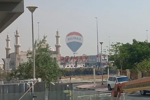 Magazin în Jumeirah Village Triangle, Dubai, EAU 83.2 mp.  №498383