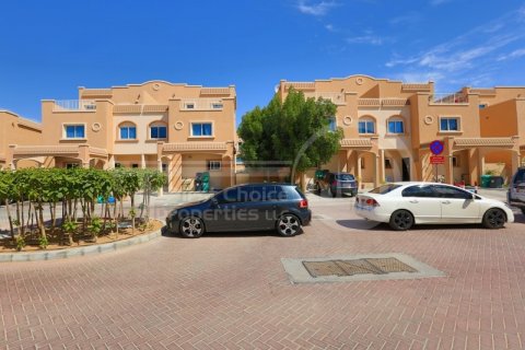 Villa en Abu Dhabi, EAU 3 dormitorios, 225.2 m² № 406836