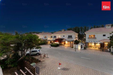 Villa en venta en Dubai, EAU 5 dormitorios, 682.7 m2 № 722360 - foto 2