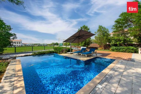 Villa en venta en Dubai, EAU 5 dormitorios, 682.7 m2 № 722360 - foto 14