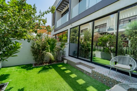Townhouse in Dubai, UAE 4 bedrooms, 201 sq.m. № 766225 - photo 4