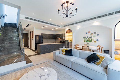 Townhouse in Dubai, UAE 4 bedrooms, 201 sq.m. № 766225 - photo 7