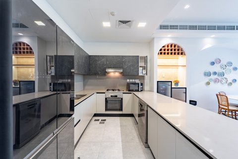 Townhouse in Dubai, UAE 4 bedrooms, 201 sq.m. № 766225 - photo 8