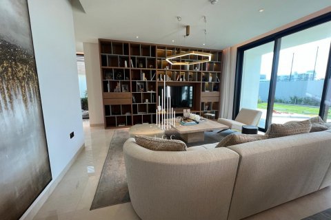 Vilë në Saadiyat Island, Abu Dhabi, Emiratet e Bashkuara Arabe 5 dhoma gjumi, 814.3 m2. № 528943 - Foto 14