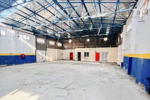 Noliktava Deira, Dubaijā, AAE 696.8 m2 Nr. 571586