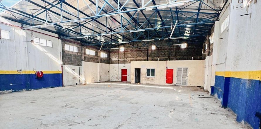 Lagerhaus in Deira, Dubai, VAE: 696.8 m2 Nr. 571586