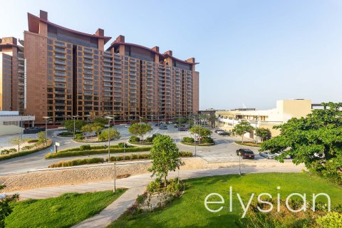 Apartament de închiriat în Palm Jumeirah, Dubai, EAU 2 dormitoare, 153 mp. №586210 - poză 2