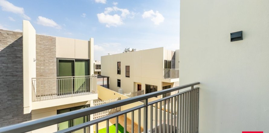 Māja Dubaijā, AAE 3 istabas, 174.8 m2 Nr. 760129