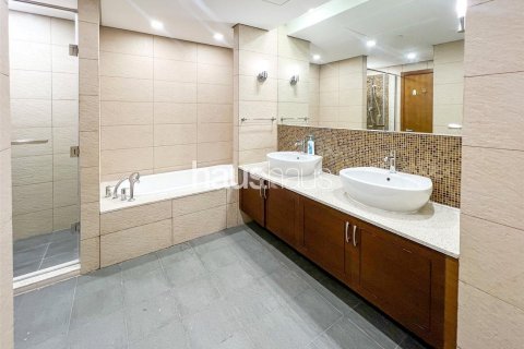 Apartment in Palm Jumeirah, Dubai, UAE 2 bedrooms, 161 sq.m. № 626474 - photo 14