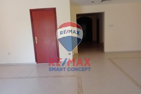 Villa sa Abu Dhabi, UAE 4 silid-tulugan, 175.6 sq.m. № 506993 - larawan 4
