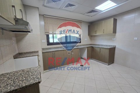 Vilă de închiriat în Al Salam Street, Abu Dhabi, EAU 3 dormitoare, 353 mp.  №506994 - poză 3