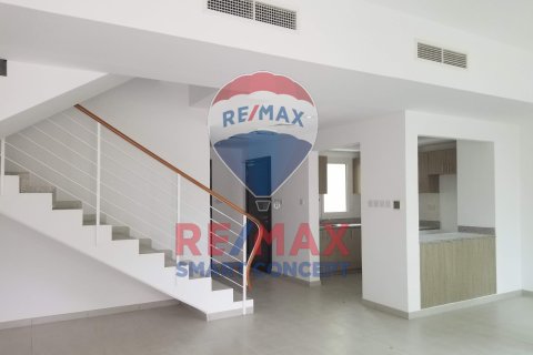 Villa in vendita a Al Ghadeer, Abu Dhabi, EAU 3 camere da letto, 226 mq. № 506990 - foto 2