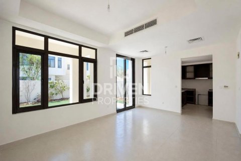 Villa Reem, Dubaijā, AAE 3 istabas, 260.13 m2 Nr. 765614