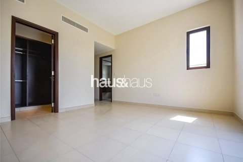 Villa te huur in Reem, Dubai, VAE 4 slaapkamers, 274 vr.m., nr 626520 - foto 9