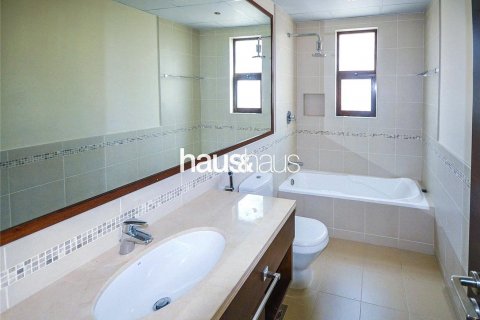 Villa te huur in Reem, Dubai, VAE 4 slaapkamers, 274 vr.m., nr 626520 - foto 10