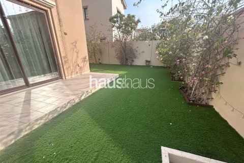 Villa te huur in Reem, Dubai, VAE 4 slaapkamers, 274 vr.m., nr 626520 - foto 14
