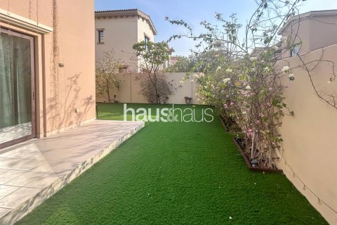 Villa te huur in Reem, Dubai, VAE 4 slaapkamers, 274 vr.m., nr 626520 - foto 2