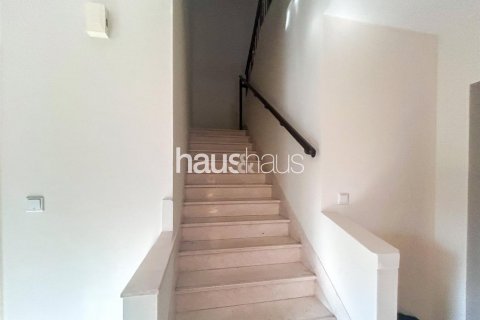 Villa te huur in Reem, Dubai, VAE 4 slaapkamers, 274 vr.m., nr 626520 - foto 7