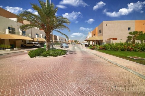 Huvila Al Reef, Abu Dhabi, Arabiemiraatit 3 makuuhuonetta, 225.2 m2 № 406813 - kuva 20