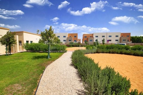 Huvila Al Reef, Abu Dhabi, Arabiemiraatit 3 makuuhuonetta, 225.2 m2 № 406813 - kuva 14