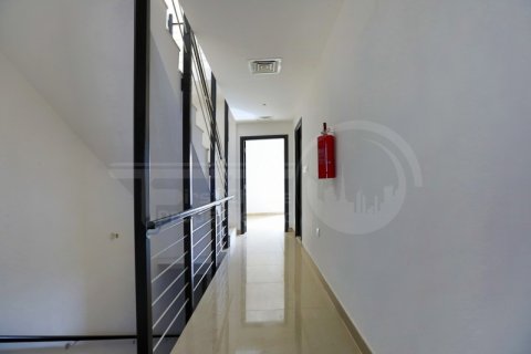 Huvila Al Reef, Abu Dhabi, Arabiemiraatit 3 makuuhuonetta, 225.2 m2 № 406813 - kuva 9
