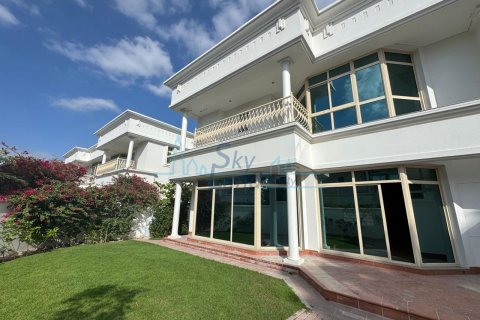 Villa Umm Suqeim, Dubaijā, AAE 4 istabas, 372 m2 Nr. 662074