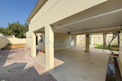 Üürile anda villa asukohaga Jumeirah, Dubai, AÜE: 5 magamistoaga, 418 m² Nr 662073 - pilt 4