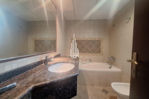 Villa te huur in Sas Al Nakheel, Abu Dhabi, VAE 3 slaapkamers, 278.7 vr.m., nr 534162 - foto 15