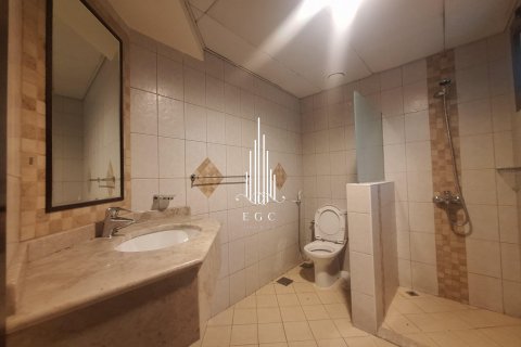 Villa te huur in Sas Al Nakheel, Abu Dhabi, VAE 3 slaapkamers, 278.7 vr.m., nr 534162 - foto 14