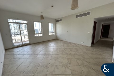 Huoneisto Motor City, Dubai, Arabiemiraatit 3 makuuhuonetta, 198 m2 № 666971