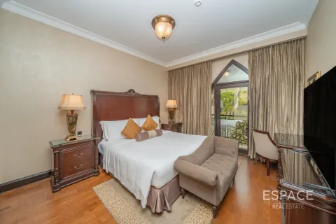 Vila u Palm Jumeirah, Dubai, UAE 4 spavaćih soba, 369 m2 Br. 738340 - fotografija 15