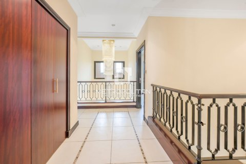 Vilă de vânzare în Palm Jumeirah, Dubai, EAU 4 dormitoare, 470 mp.  №663768 - poză 16