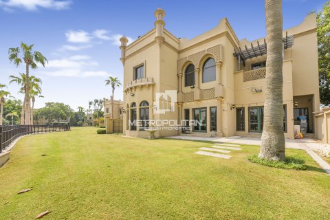 Vila u gradu Palm Jumeirah, Dubai, UAE 4 spavaće sobe, 470 m2 Br. 663768