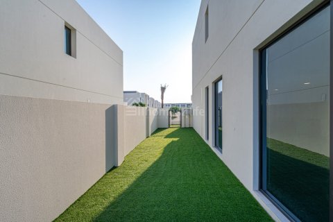 Kaupunkipientalo Town Square, Dubai, Arabiemiraatit 4 makuuhuonetta, 259 m2 № 726423 - kuva 3