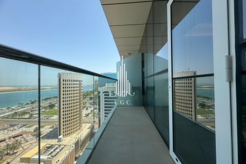 Снять в аренду квартиру в Corniche Road, Абу-Даби, ОАЭ 4 спальни, 297.3м2, № 482200 - фото 3