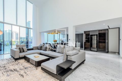 Villa in Dubai Marina, Dubai, VAE: 4 Schlafzimmer, 413.14 m2 Nr. 768230