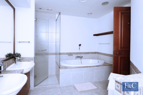 Palm Jumeirah, Dubai, UAE의 임대용 아파트 침실 1개, 120제곱미터 번호 704768 - 사진 13