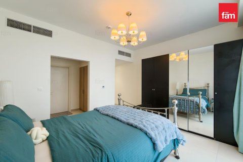 Villa til salg i Dubai, UAE 3 soveværelser, 347.7 kvm № 703684 - foto 12
