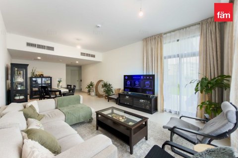 Villa til salg i Dubai, UAE 3 soveværelser, 347.7 kvm № 703684 - foto 4