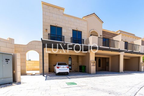 Ridamaja asukohaga Jumeirah Golf Estates, Dubai, AÜE: 3 magamistoaga, 279 m² Nr 627497